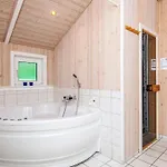 4 Star In Tatil Evi