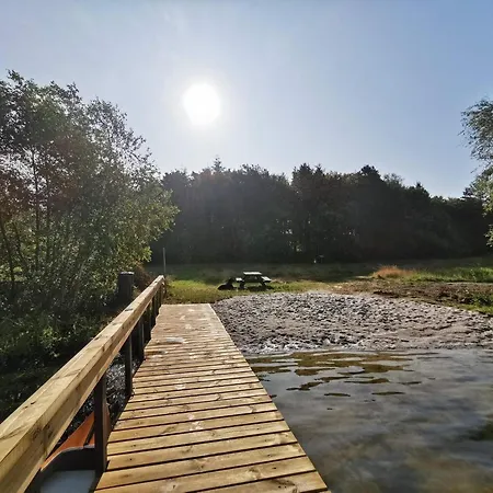 4 Star In Nyaraló Ansager
