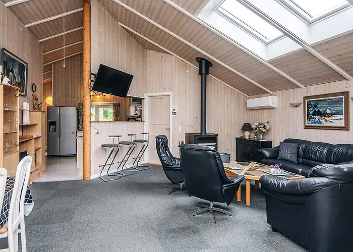 Lakeview Retreat With - By Traum