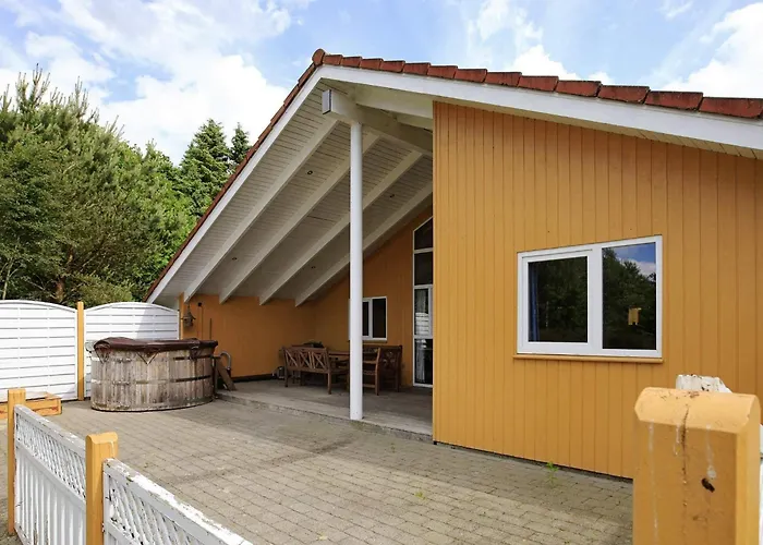 Lakeview Retreat With - By Traum